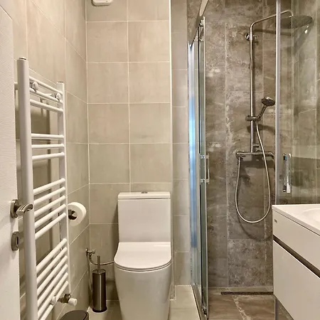 Daire Modern In Centre - Free Parking