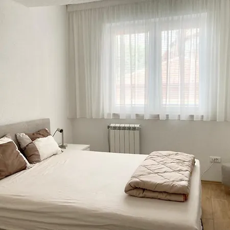 Modern In Centre - Free Parking Daire Üsküp