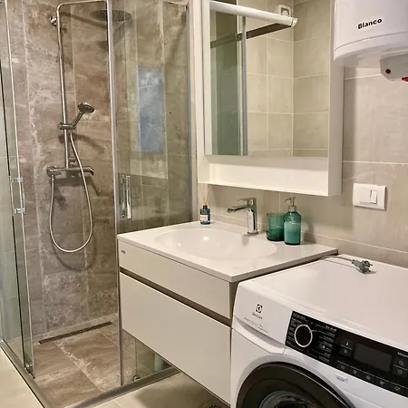 Modern In Centre - Free Parking Daire Üsküp