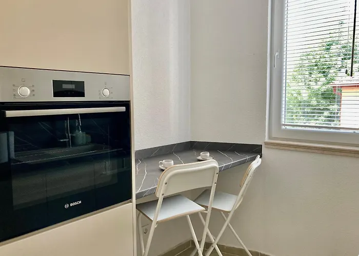 Apartment Modern In Centre - Free Parking *