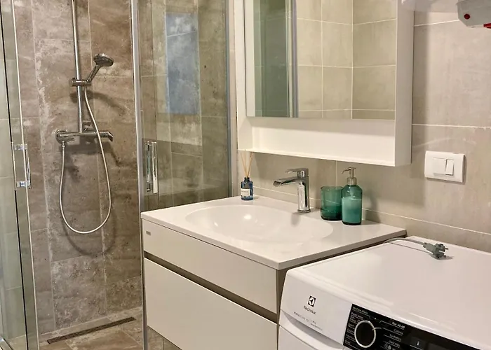 Modern In Centre - Free Parking Apartment Skopje